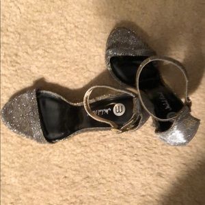 Shoes/4    1-2 inch heel